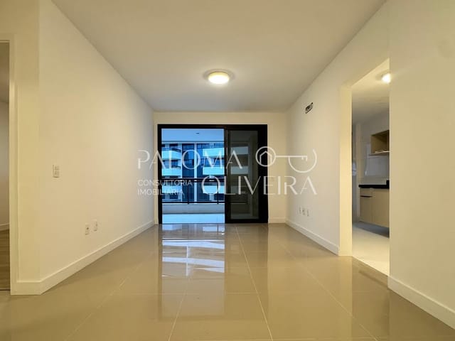 Apartamento 2 quartos e 2 banheiros, para alugar, no bairro Barra Olímpica em Rio de Janeiro