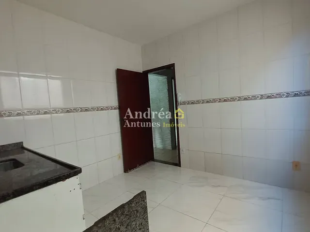 Apartamento 2 quartos e 1 banheiro, para alugar, no bairro Vinhateiro em São Pedro da Aldeia