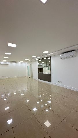 Apartamento com 200m² 3 quartos e 5 banheiros, para alugar, no bairro Gleba Palhano em Londrina