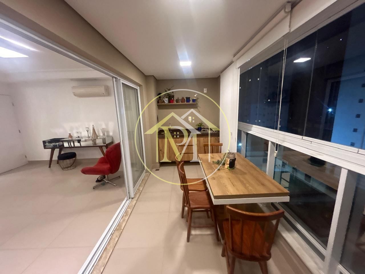 Apartamento, 3 quartos, 140 m² - Foto 1