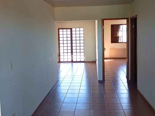 Apartamento 2 quartos e 1 banheiro, para alugar, no bairro Jardim Apucarana em Apucarana