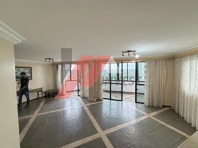 Apartamento com 342m² 4 quartos e 4 banheiros, à venda ou para alugar, no bairro Centro em Foz do Iguaçu