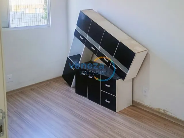 Apartamento com 63m² 2 quartos e 1 banheiro, à venda, no bairro SEMIRAMIS BARROS BRAGA em Londrina