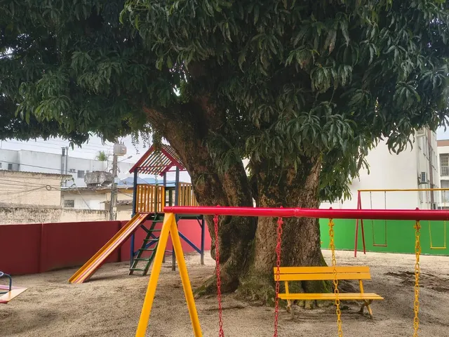 Apartamento 3 quartos e 1 banheiro, para alugar, no bairro Coqueiros em Florianópolis