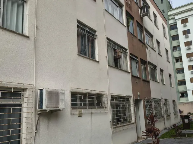 Apartamento 3 quartos e 1 banheiro, para alugar, no bairro Coqueiros em Florianópolis