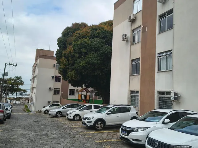 Apartamento 3 quartos e 1 banheiro, para alugar, no bairro Coqueiros em Florianópolis