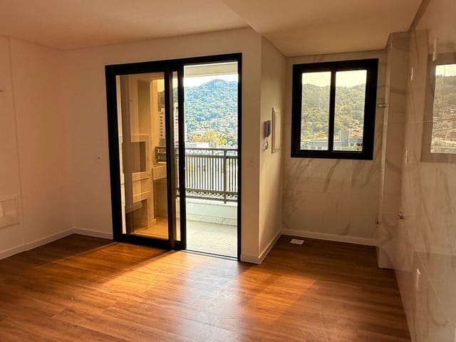 Apartamento 2 quartos e 1 banheiro, à venda, no bairro Saco dos Limões em Florianópolis