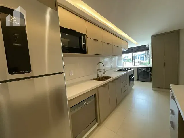 Cobertura / Penthouse com 300m² 3 quartos e 5 banheiros, à venda, no bairro Barra da Tijuca em Rio de Janeiro
