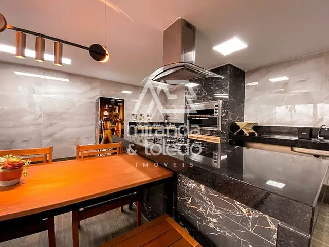 Apartamento com 65m² 2 quartos e 2 banheiros, à venda, no bairro Centro em Guarapari