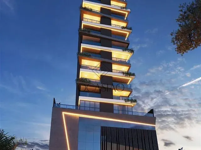 Apartamento 3 quartos e 4 banheiros, à venda, no bairro Meia Praia em Itapema
