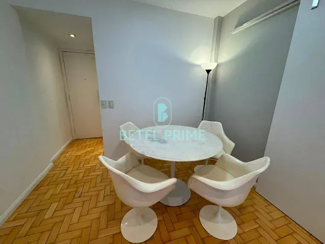 Apartamento com 74m² 2 quartos e 1 banheiro, para alugar, no bairro Leblon em Rio de Janeiro