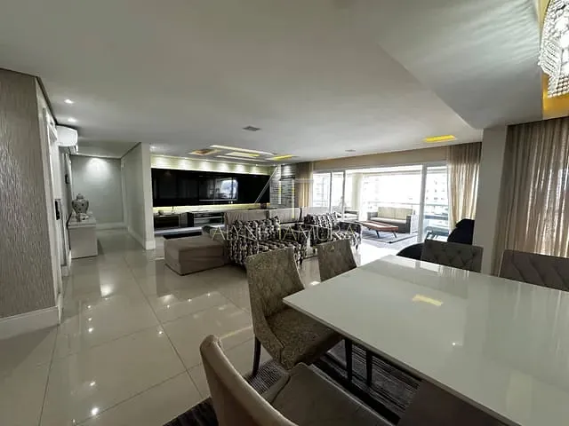 Apartamento com 304m² 4 quartos e 5 banheiros, à venda ou para alugar, no bairro Santo Antônio em São Caetano do Sul