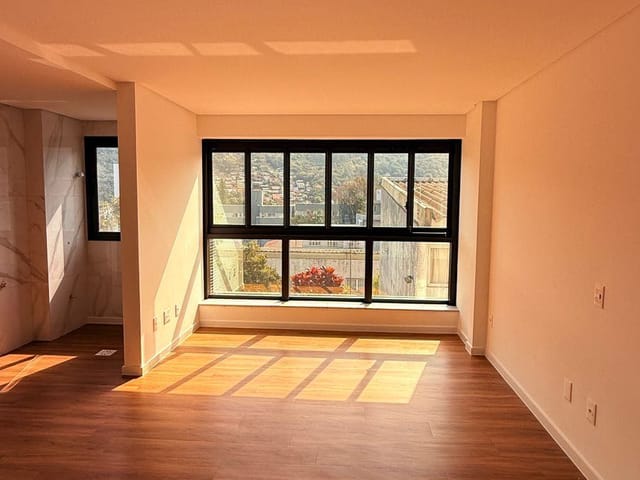 Apartamento 2 quartos e 1 banheiro, à venda, no bairro Saco dos Limões em Florianópolis