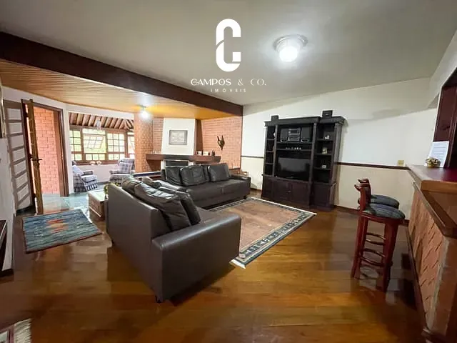 Apartamento 3 quartos e 4 banheiros, à venda, no bairro Vila Capivari em Campos Do Jordão