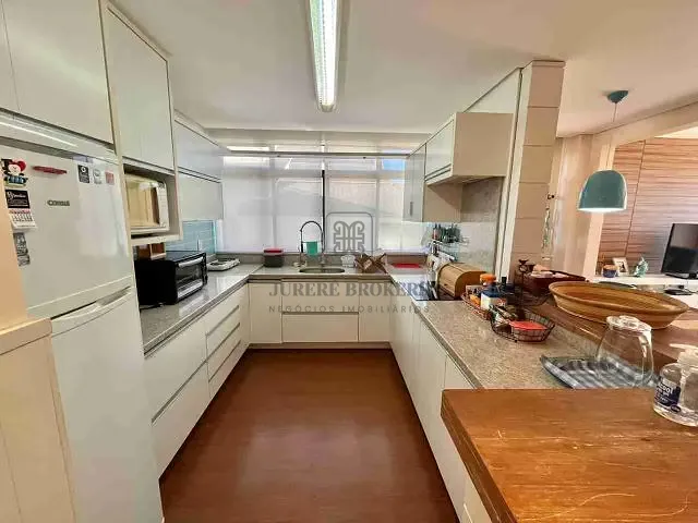Apartamento 2 quartos e 2 banheiros, à venda, no bairro Jurerê em Florianópolis
