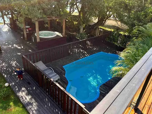 Apartamento 2 quartos e 2 banheiros, à venda, no bairro Jurerê em Florianópolis