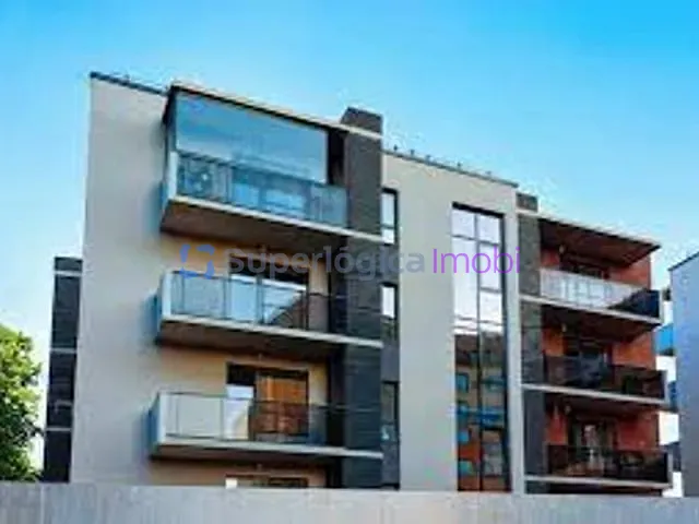 Apartamento 6 quartos e 3 banheiros, à venda, no bairro Centro em Londrina
