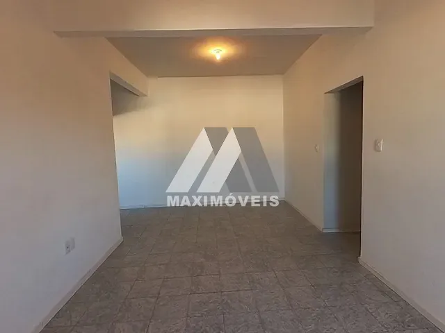 Apartamento 3 quartos e 2 banheiros, para alugar, no bairro Centro em Araçuaí