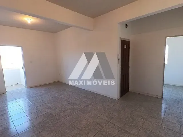 Apartamento 3 quartos e 2 banheiros, para alugar, no bairro Centro em Araçuaí