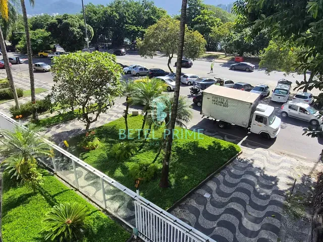 Apartamento com 55m² 1 quarto e 2 banheiros, à venda ou para alugar, no bairro Lagoa em Rio de Janeiro