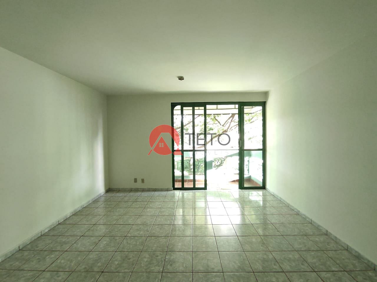 Apartamento à venda com 3 quartos, 90m² - Foto 2