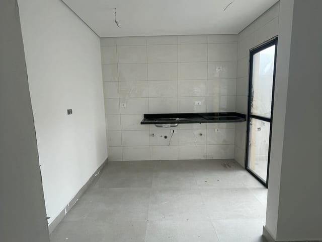 Apartamento 2 quartos e 2 banheiros, para alugar, no bairro Vila São Pedro em Santo André