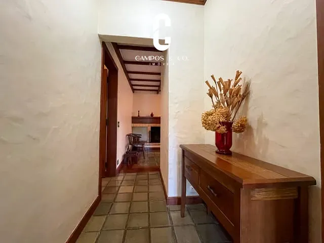Apartamento com 250m² 3 quartos e 3 banheiros, à venda, no bairro Vila Capivari em Campos do Jordão