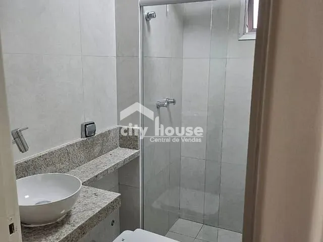 Apartamento 2 quartos e 2 banheiros, à venda, no bairro Praia da Costa em Vila Velha