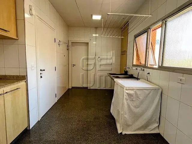 Apartamento com 524m² 5 quartos e 6 banheiros, à venda, no bairro Centro em Londrina