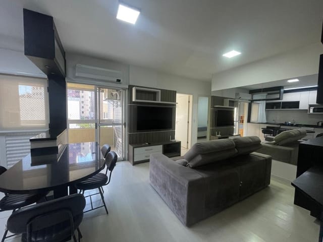 Apartamento 2 quartos e 2 banheiros, para alugar, no bairro Bigorrilho em Curitiba