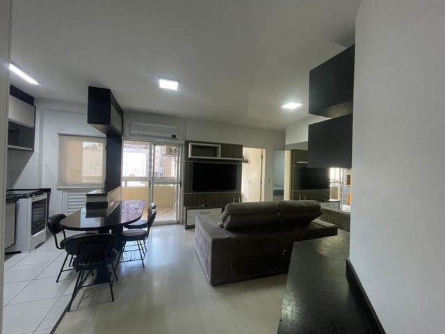 Apartamento 2 quartos e 2 banheiros, para alugar, no bairro Bigorrilho em Curitiba