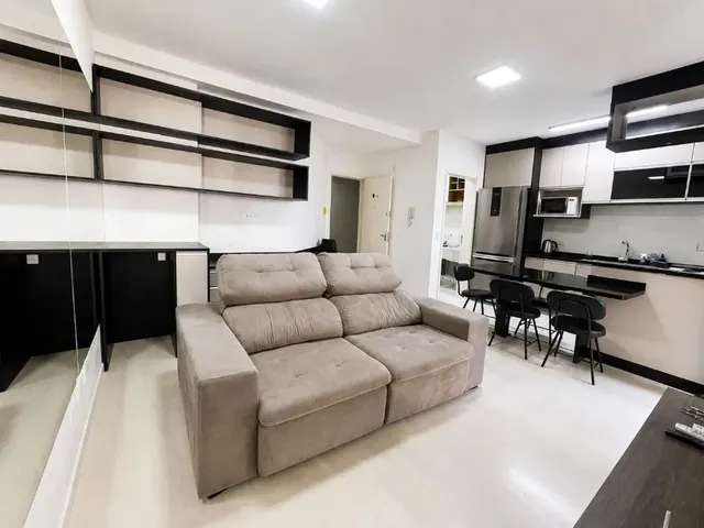 Apartamento 2 quartos e 2 banheiros, para alugar, no bairro Bigorrilho em Curitiba
