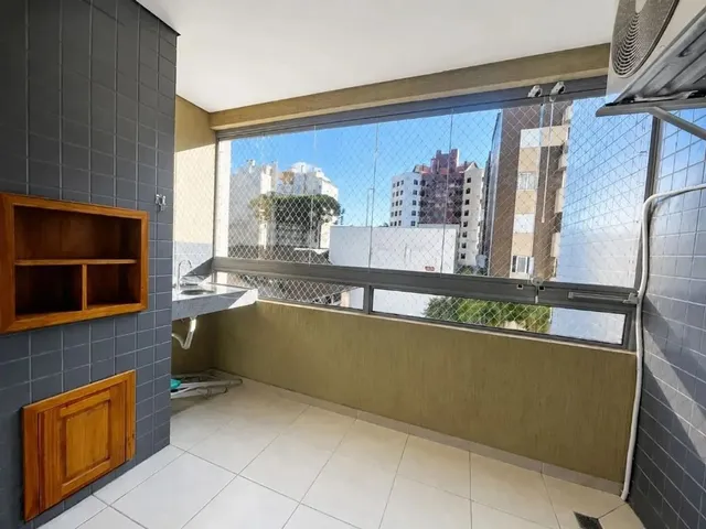Apartamento 2 quartos e 2 banheiros, para alugar, no bairro Bigorrilho em Curitiba