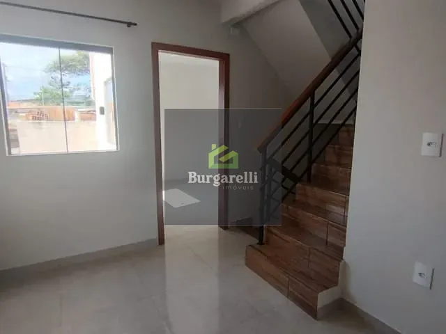 Apartamento 2 quartos e 1 banheiro, para alugar, no bairro Vila Pitangui em Lavras