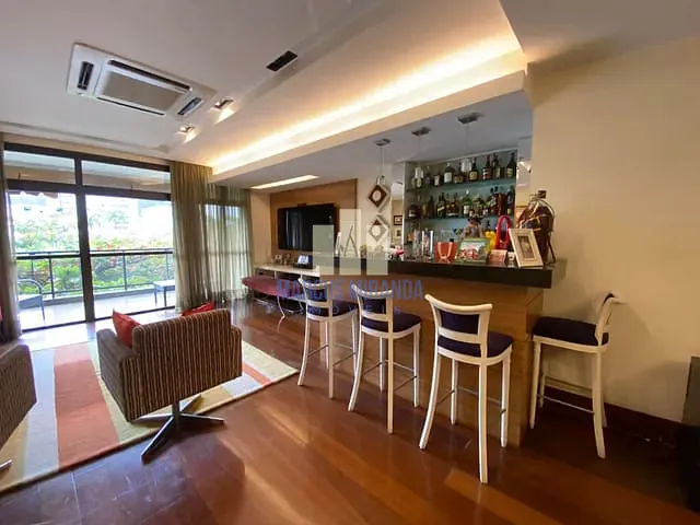 Apartamento com 201m² 3 quartos e 4 banheiros, à venda, no bairro Laranjeiras em Rio de Janeiro