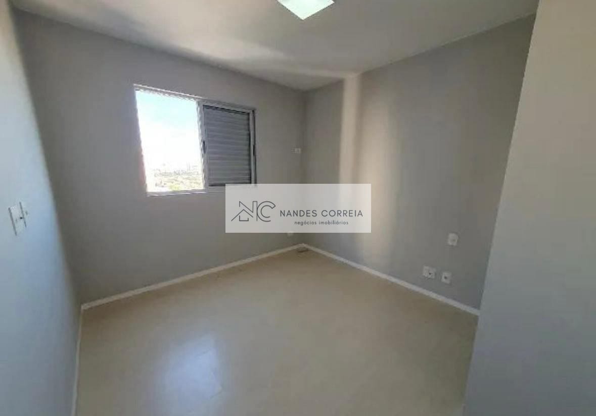 Apartamento à venda com 3 quartos, 72m² - Foto 2