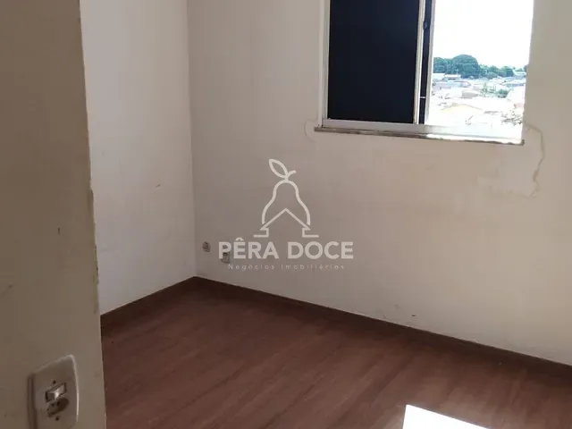 Apartamento 2 quartos e 1 banheiro, à venda ou para alugar, no bairro Conjunto Manoel Mendes em Uberaba