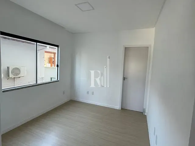 Apartamento 2 quartos e 2 banheiros, à venda, no bairro Universitário em Tijucas