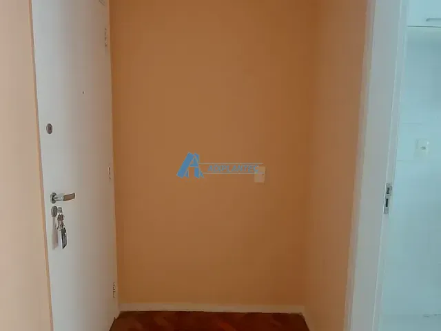 Apartamento 2 quartos e 1 banheiro, à venda ou para alugar, no bairro Barra da Tijuca em Rio de Janeiro