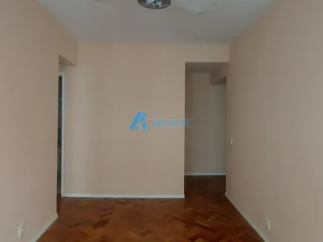 Apartamento 2 quartos e 1 banheiro, à venda ou para alugar, no bairro Barra da Tijuca em Rio de Janeiro