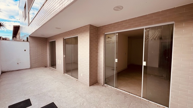 Apartamento 2 quartos e 2 banheiros, à venda, no bairro Palmeiras em Cabo Frio