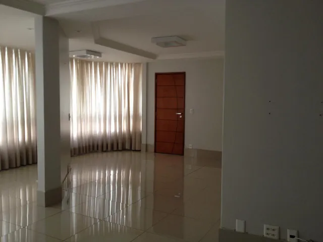 Apartamento 3 quartos e 2 banheiros, para alugar, no bairro Setor Bueno em Goiânia