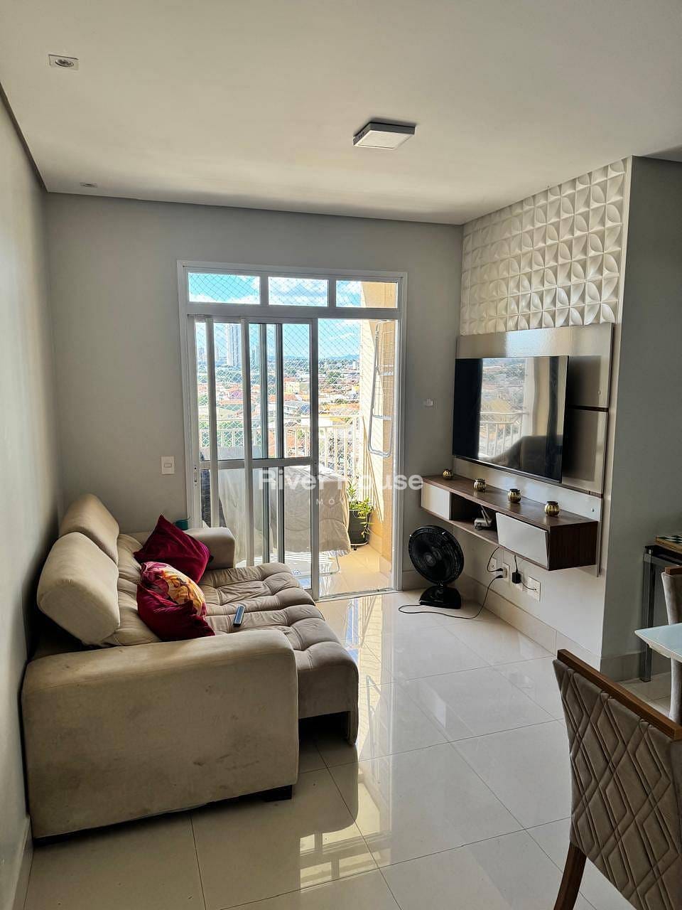 Apartamento à venda com 3 quartos, 80m² - Foto 1