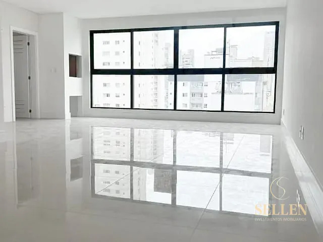 Apartamento 3 quartos e 4 banheiros, à venda, no bairro Centro em Balneário Camboriú