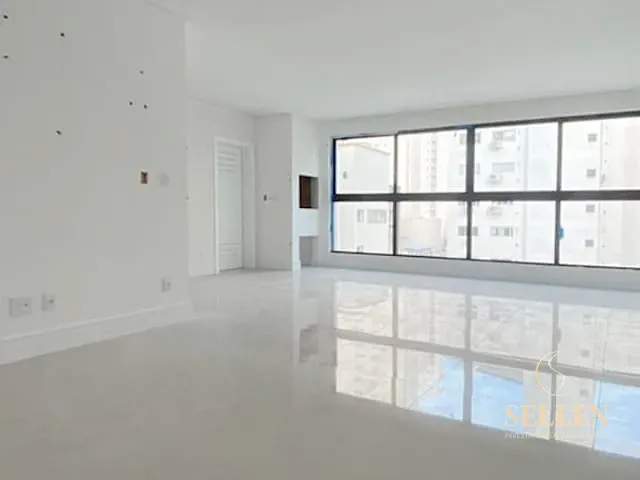Apartamento 3 quartos e 4 banheiros, à venda, no bairro Centro em Balneário Camboriú