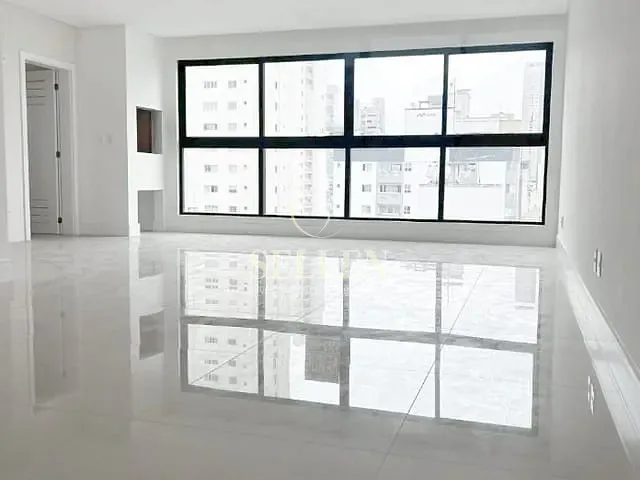 Apartamento 3 quartos e 4 banheiros, à venda, no bairro Centro em Balneário Camboriú