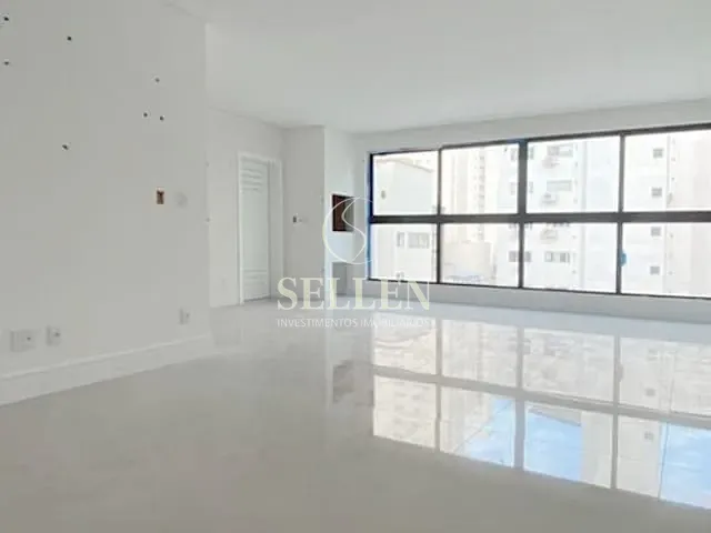 Apartamento 3 quartos e 4 banheiros, à venda, no bairro Centro em Balneário Camboriú