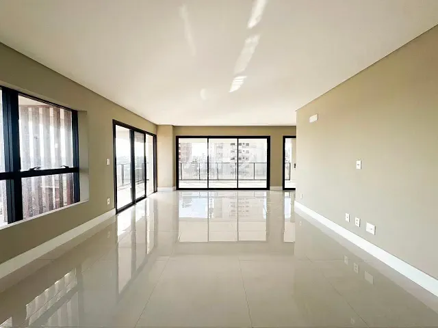 Apartamento com 288m² 3 quartos e 4 banheiros, à venda, no bairro Oficinas em Ponta Grossa