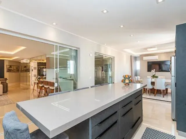 Apartamento 4 quartos e 5 banheiros, à venda, no bairro Centro em Balneário Camboriú