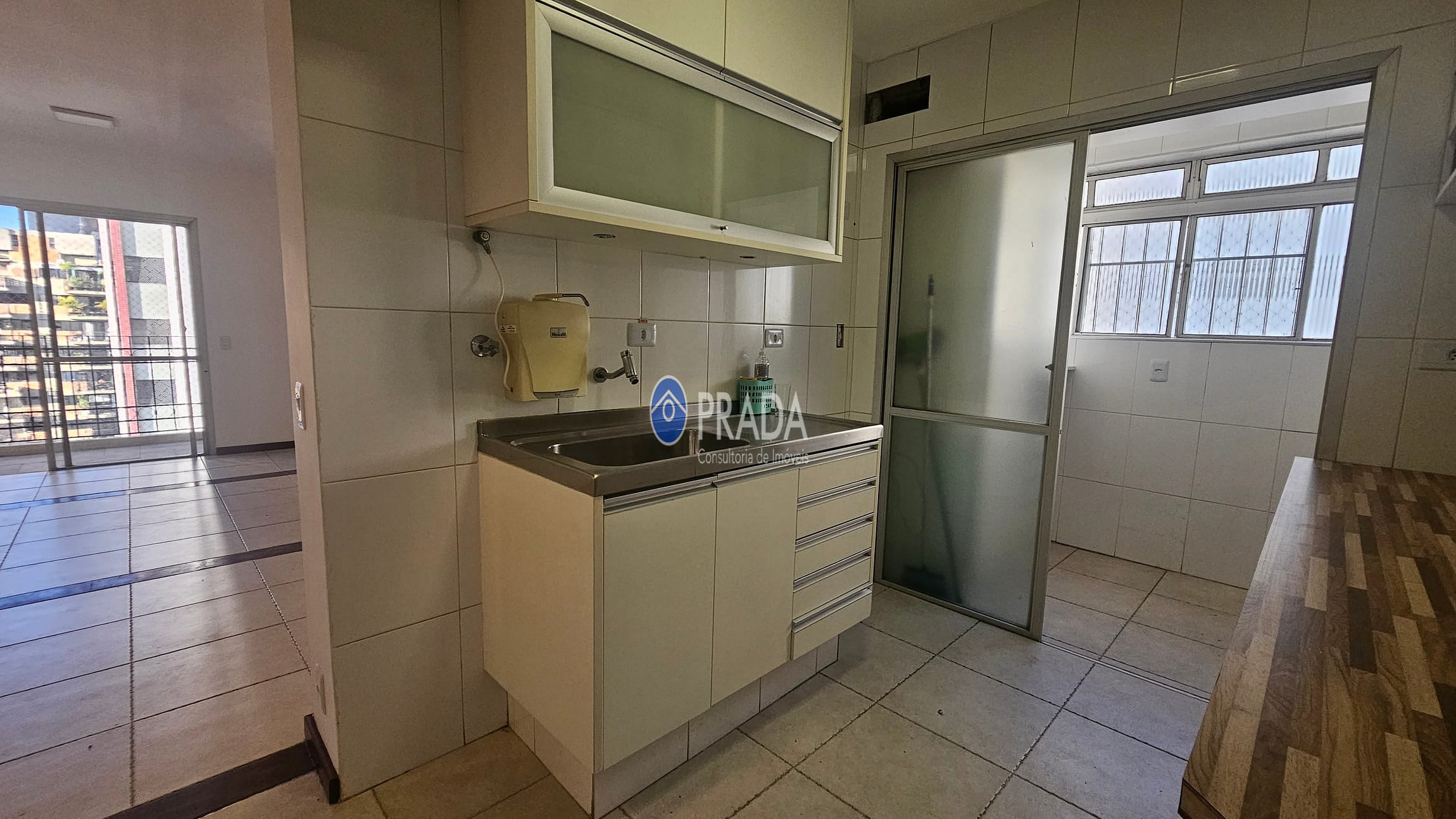 Apartamento para alugar com 2 quartos, 72m² - Foto 13